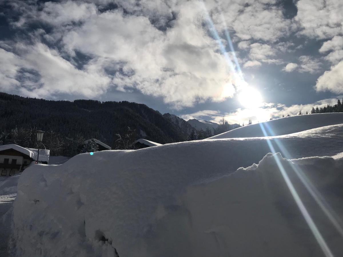 Hotel Schoene Aussicht Kartitsch Buitenkant foto
